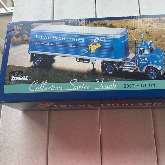 Ertl 1/25 Scale 1954 GMC Semi Truck – Die‑Cast Collector Series – New in Box - Picture 1 of 14